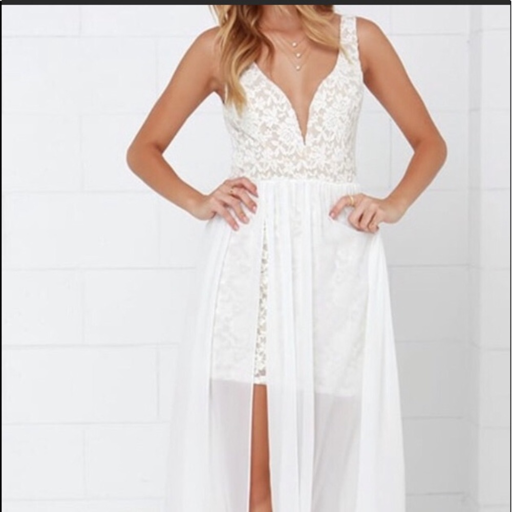 Lulu’s White Lace Dress